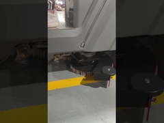 Không cần công cụ để lắp đặt bàn chải và một máy squeegee