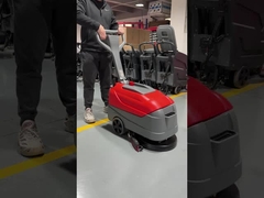 Máy chà sàn FS17B có thể dễ dàng gấp gọn và cất giữ.